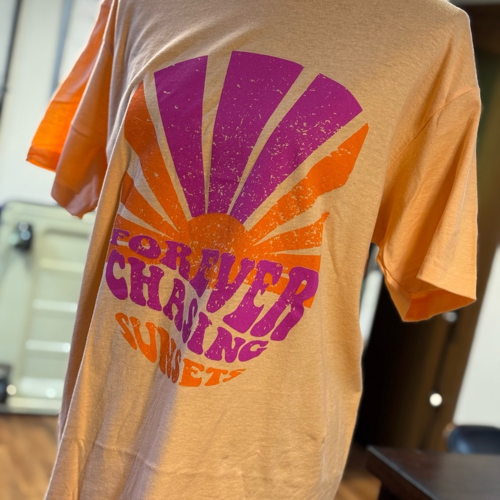 Forever Chasing Sunsets Short Sleeve Graphic T-Shirt